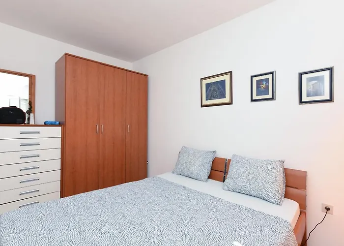 Appartement By The *