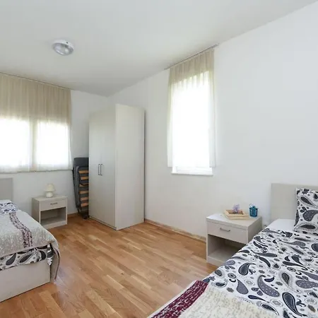 Apartment By The Bibinje