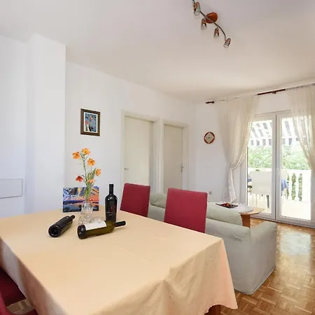 Apartment By The Bibinje